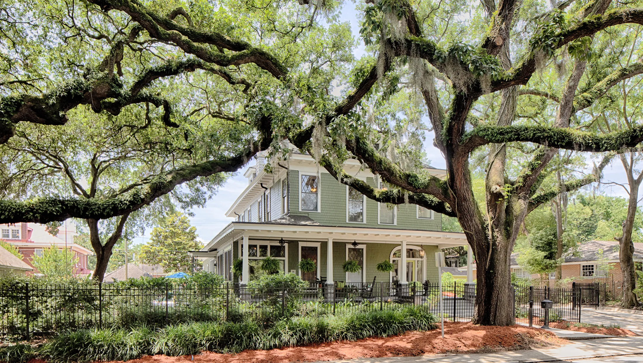 Finding the Best Home for You and Your Family in Savannah: Adopting a Modern Lifestyle and Historic Legacy