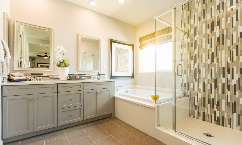 Small Bathroom Remodel: 5 Smart Ideas to Maximize Every Inch